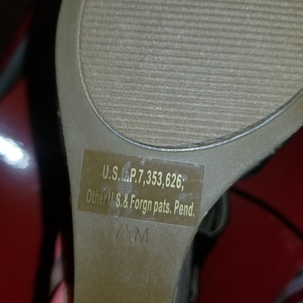 Guess Wedges - Picture 3 of 4